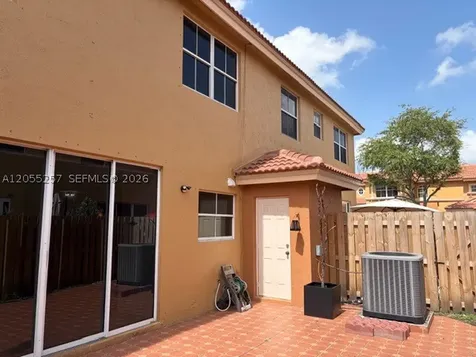 8423 S NW 138th Terrace Miami Lakes FL 33016