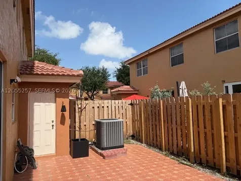 8423 S NW 138th Terrace Miami Lakes FL 33016