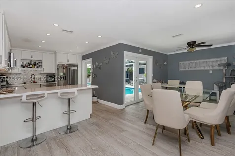 11040 SW 64th Street Miami FL 33173