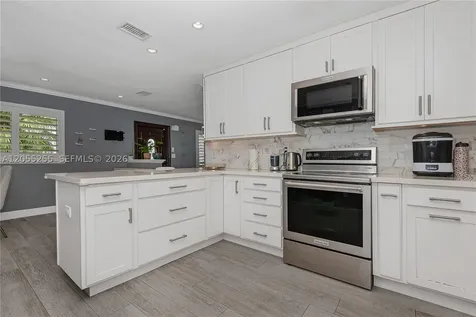 11040 SW 64th Street Miami FL 33173