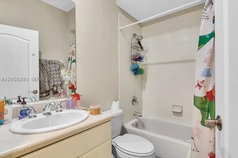 6228 SW 194th Avenue Pembroke Pines FL 33332