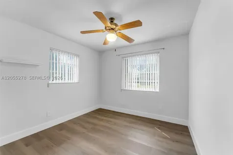 9121 Ridgeland Drive Cutler Bay FL 33157