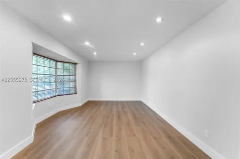 9121 Ridgeland Drive Cutler Bay FL 33157
