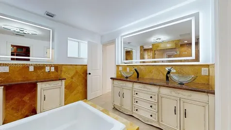 6265 W 10th Avenue Hialeah FL 33012