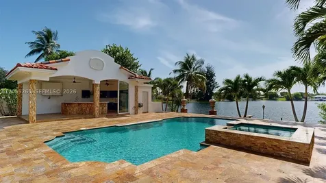 6265 W 10th Avenue Hialeah FL 33012