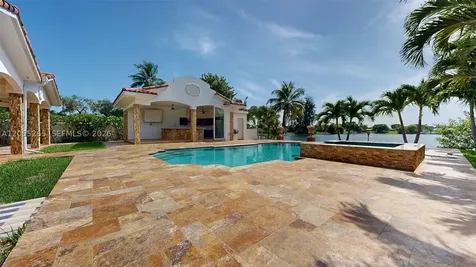 6265 W 10th Avenue Hialeah FL 33012