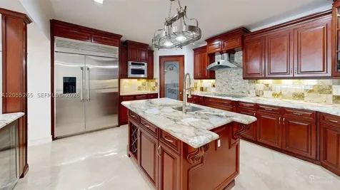 6265 W 10th Avenue Hialeah FL 33012