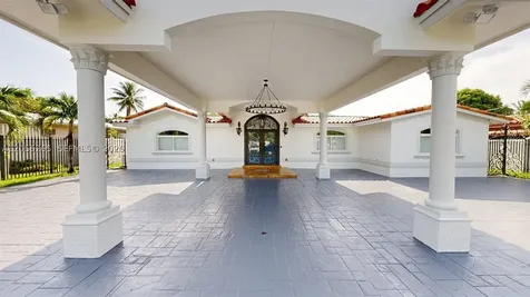 6265 W 10th Avenue Hialeah FL 33012