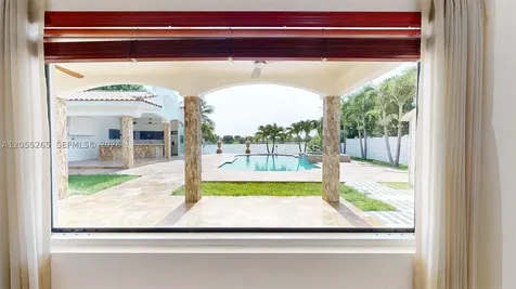 6265 W 10th Avenue Hialeah FL 33012