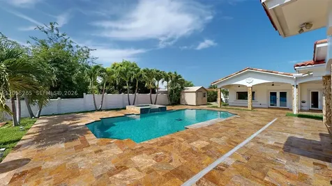 6265 W 10th Avenue Hialeah FL 33012