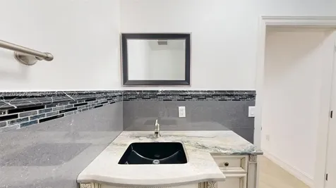 6265 W 10th Avenue Hialeah FL 33012