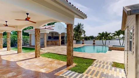 6265 W 10th Avenue Hialeah FL 33012