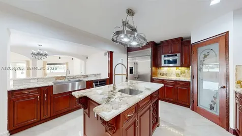 6265 W 10th Avenue Hialeah FL 33012