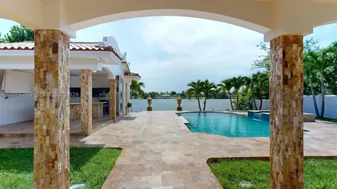 6265 W 10th Avenue Hialeah FL 33012