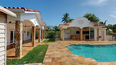 6265 W 10th Avenue Hialeah FL 33012