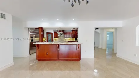 6265 W 10th Avenue Hialeah FL 33012