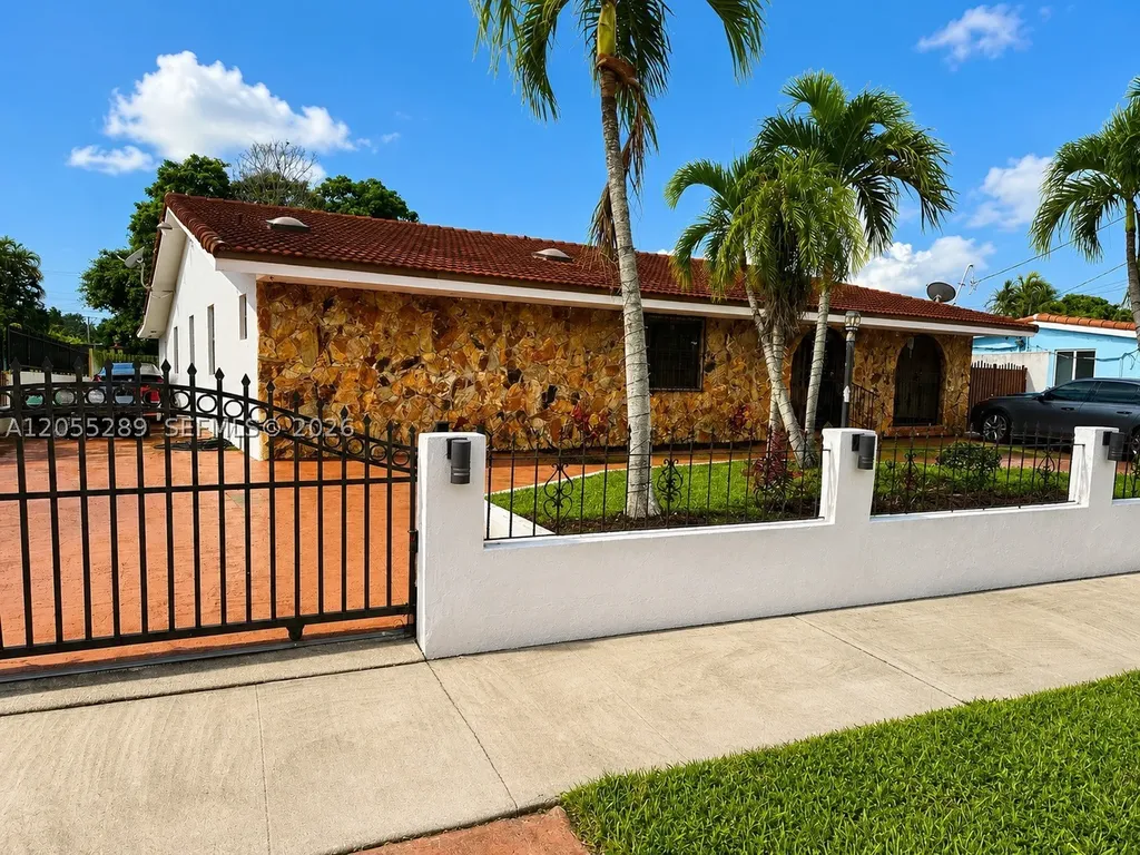 11220 SW 47th Terrace Miami FL 33165