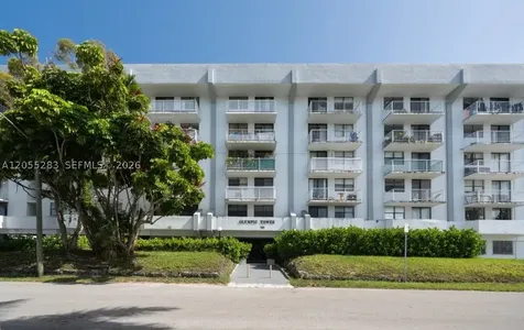 920 NE 169th Street North Miami Beach FL 33162