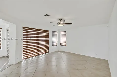 740 E Cypress Pointe Drive E Pembroke Pines FL 33027