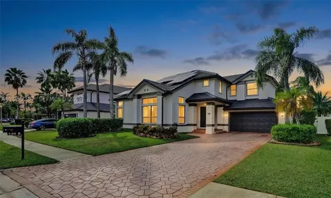 740 E Cypress Pointe Drive E Pembroke Pines FL 33027