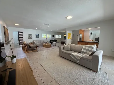 5721 SW 59th Place South Miami FL 33143