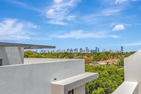 2692 SW 25th Avenue Miami FL 33133
