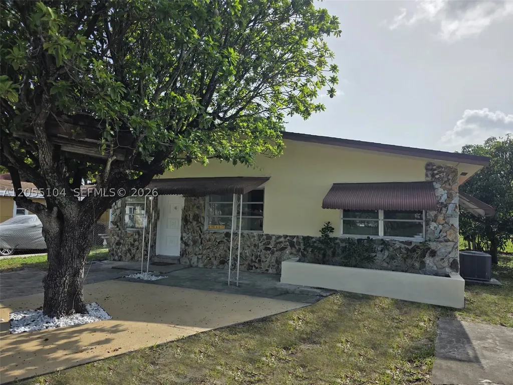 46 NW 14th Court Dania Beach FL 33004