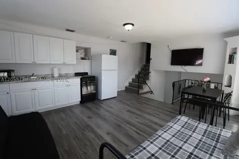 141 Mcarthur Parkway Pembroke Pines FL 33024