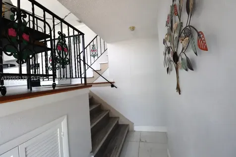 141 Mcarthur Parkway Pembroke Pines FL 33024