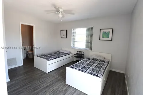 141 Mcarthur Parkway Pembroke Pines FL 33024