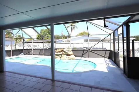 141 Mcarthur Parkway Pembroke Pines FL 33024