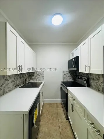 2816 Pine Tree Drive Miami Beach FL 33140