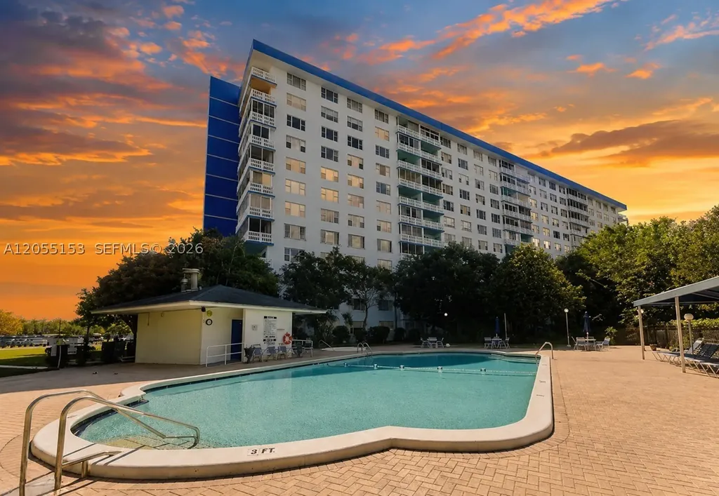 4001 Hillcrest Drive Hollywood FL 33021