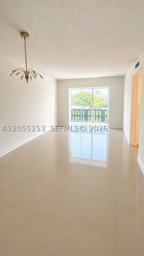4001 Hillcrest Drive Hollywood FL 33021