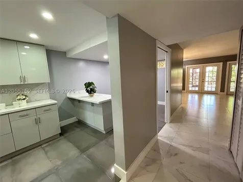 14110 Kendale Lakes Circle Miami FL 33183