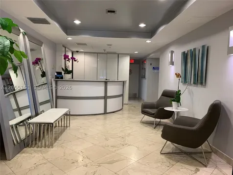 170 SE 14th Street Miami FL 33131