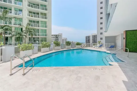 170 SE 14th Street Miami FL 33131