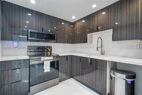 1623 Collins Avenue Miami Beach FL 33139