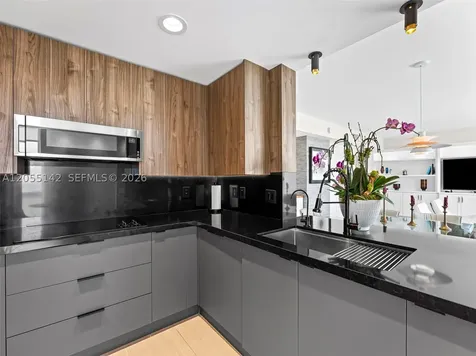 19400 Turnberry Way Aventura FL 33180