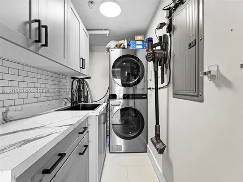 19400 Turnberry Way Aventura FL 33180