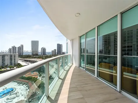 19400 Turnberry Way Aventura FL 33180