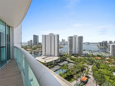 19400 Turnberry Way Aventura FL 33180