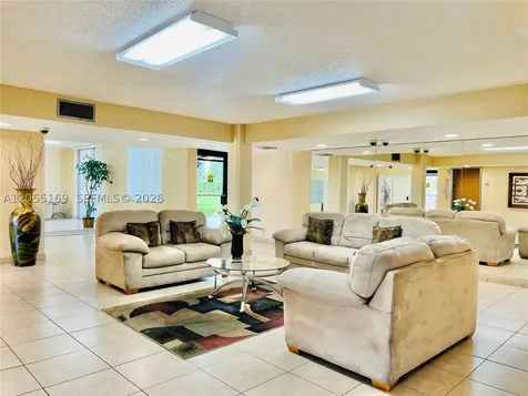8900 Washington Boulevard Pembroke Pines FL 33025