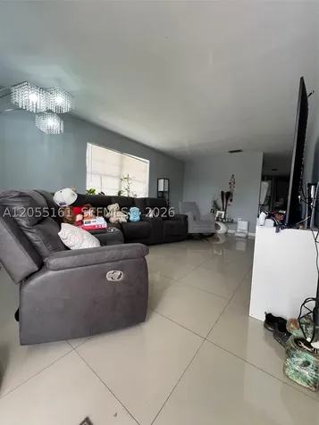 467 E 13th Street Hialeah FL 33010