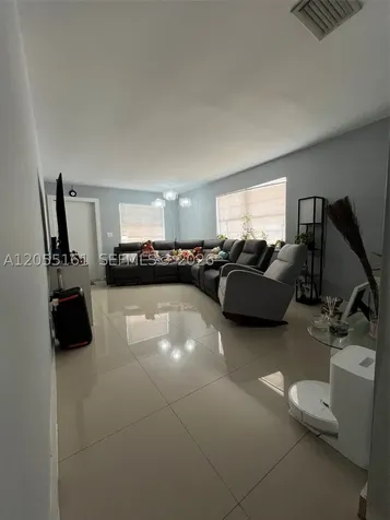 467 E 13th Street Hialeah FL 33010