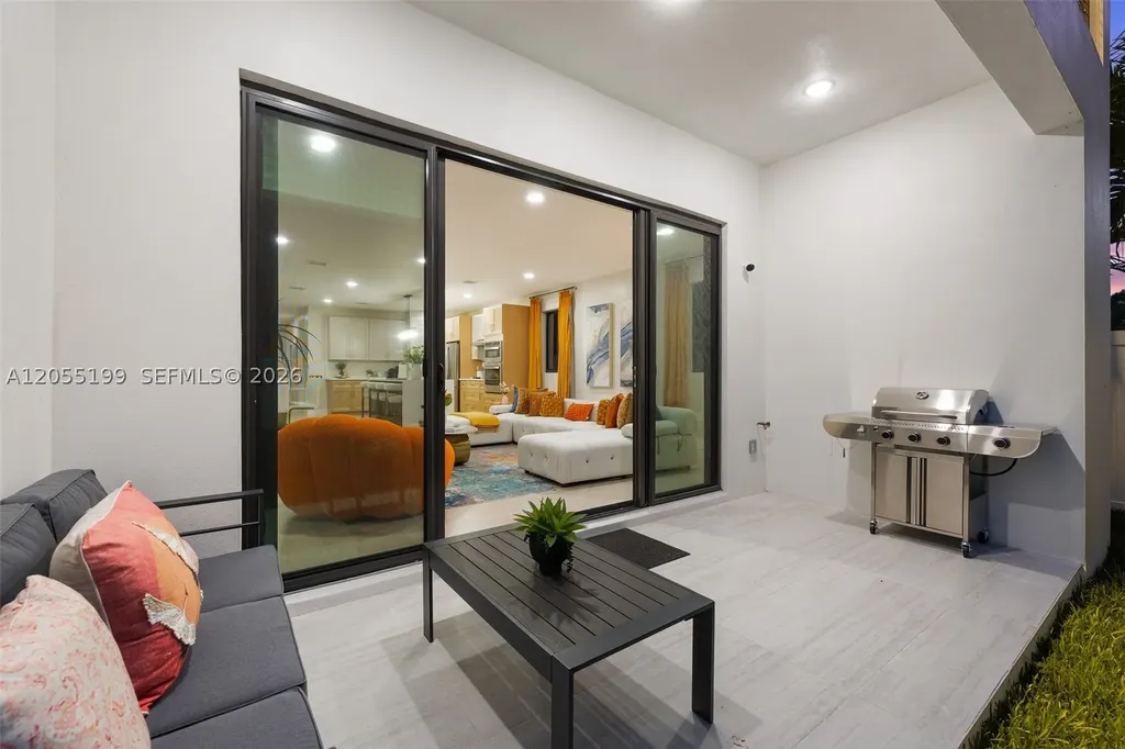 703 SW 17th Street Fort Lauderdale FL 33315