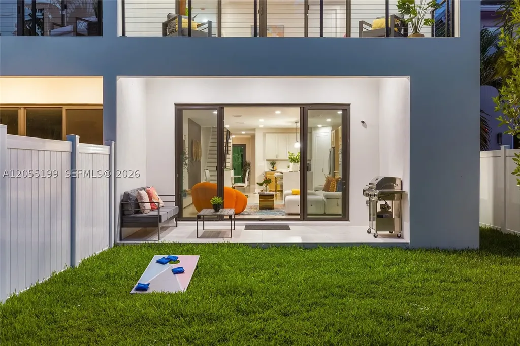 703 SW 17th Street Fort Lauderdale FL 33315