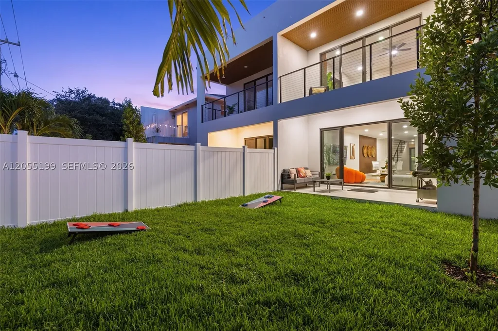 703 SW 17th Street Fort Lauderdale FL 33315