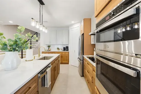 703 SW 17th Street Fort Lauderdale FL 33315