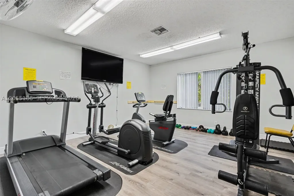 1401 N 12th Court Hollywood FL 33019